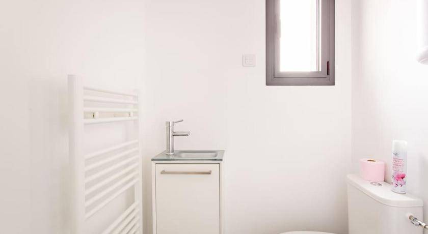 Photo of Bathroom in Morangis