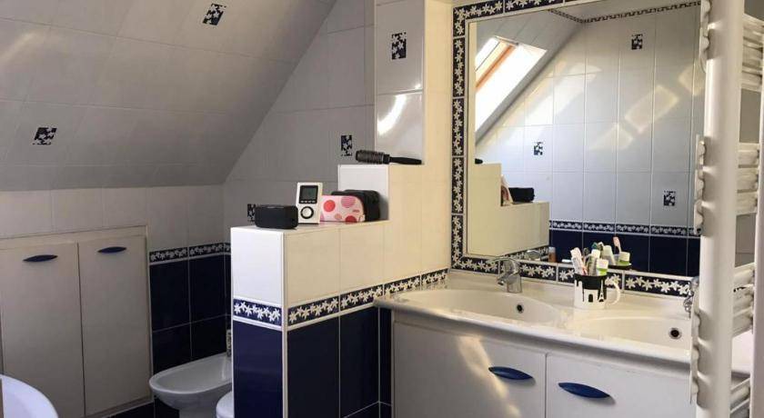 Photo of Bathroom in Poissy