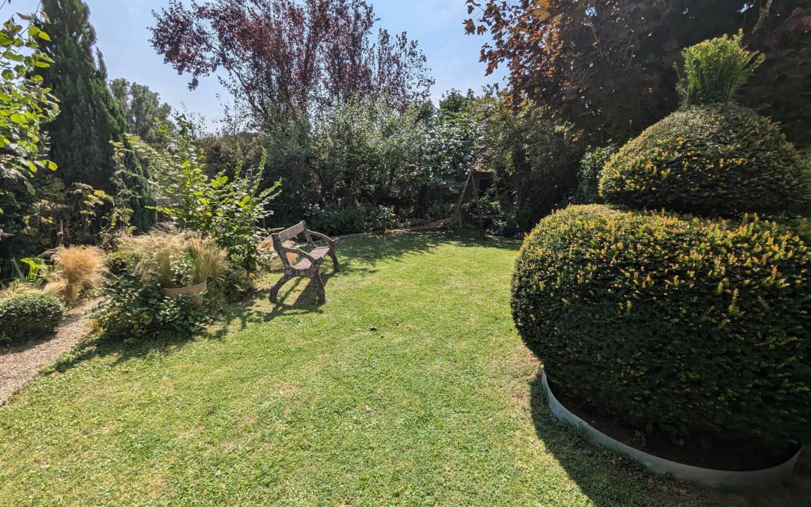 Photo of Outdoor in Yevre-le-Chatel