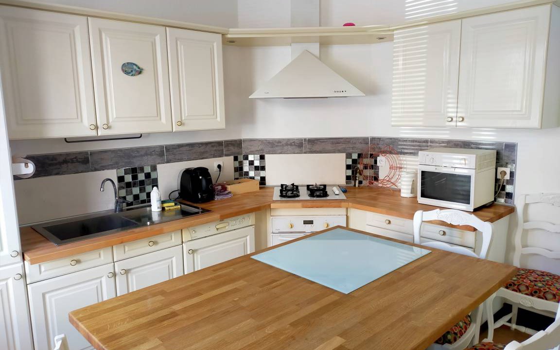 Photo of Kitchen in Lens