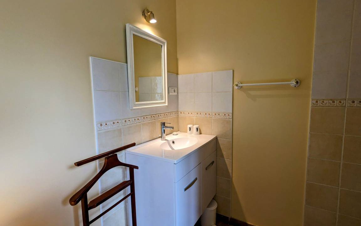 Photo of Bathroom in Saulnay