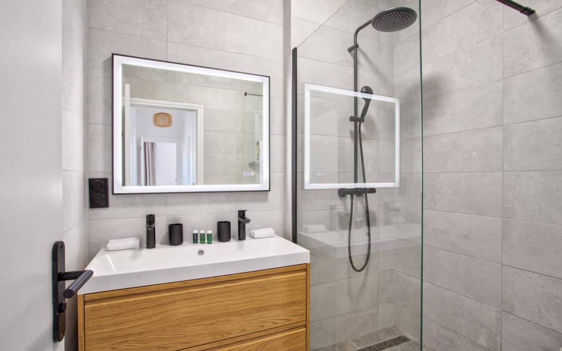 Photo of Bathroom in Deauville City Centre