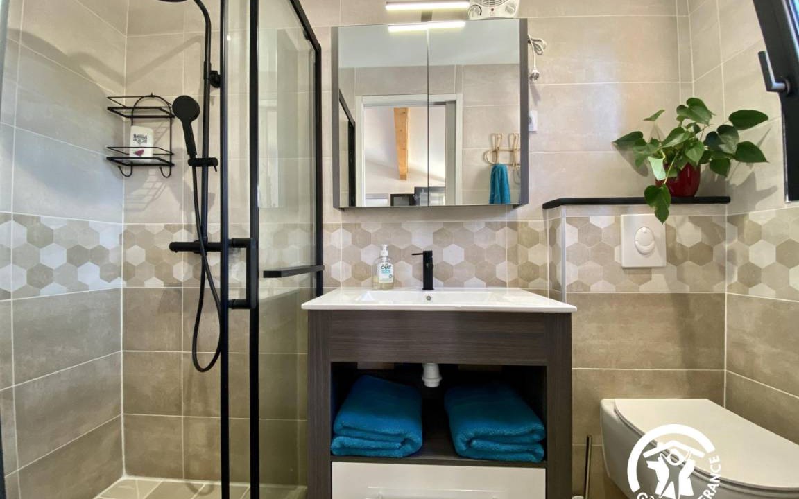 Photo of Bathroom in Le Somail
