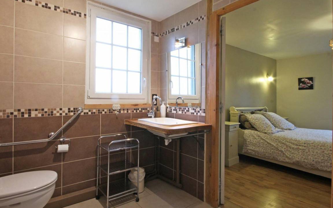 Photo of Bathroom in Crouttes
