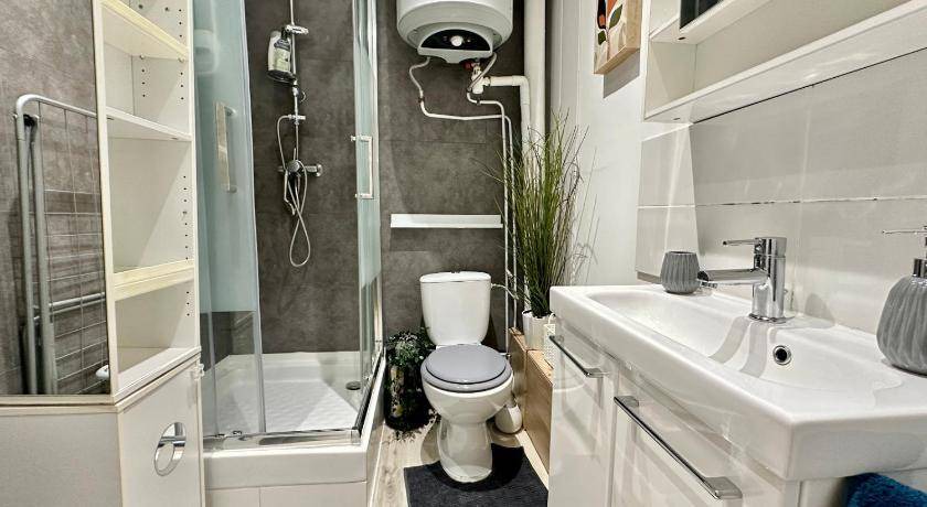 Photo of Bathroom in La Ferte-sous-Jouarre