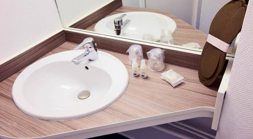 Photo of Bathroom in Mont-Saint-Aignan