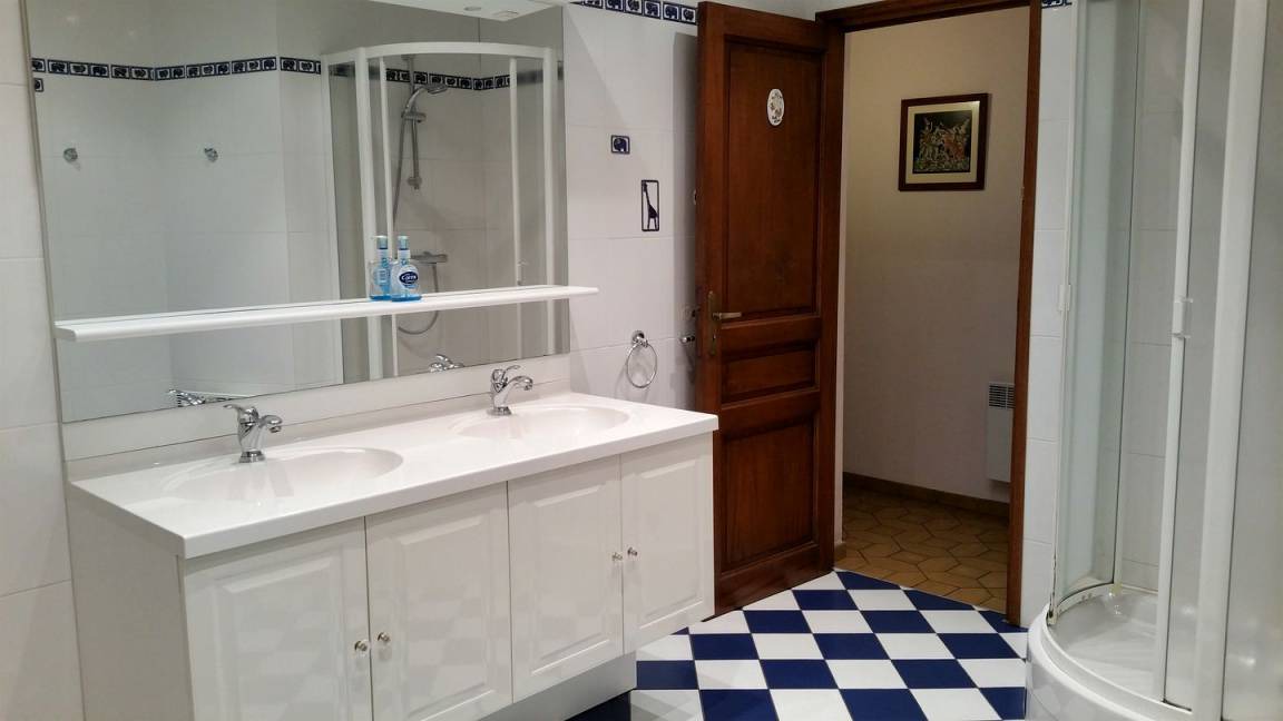 Photo of Bathroom in Saint-Josse
