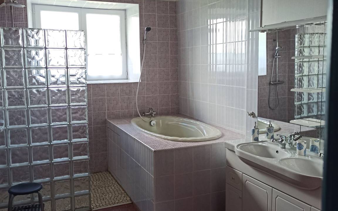 Photo of Bathroom in Saint-Lactencin
