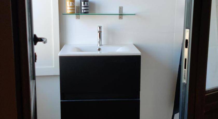 Photo of Bathroom in Houdan