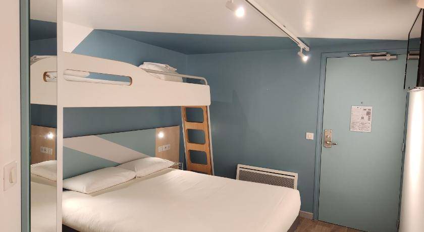 Photo of Bedroom in Chambourcy