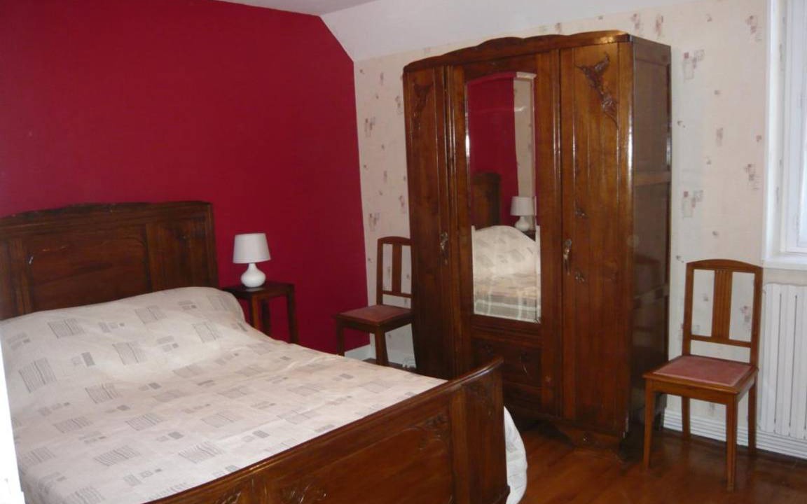 Photo of Bedroom in Saint-Pourcain-sur-Sioule