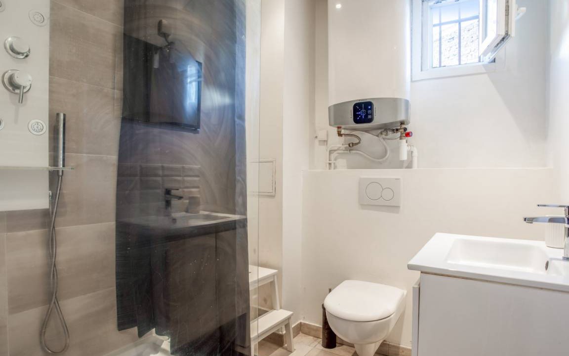 Photo of Bathroom in Bagnolet