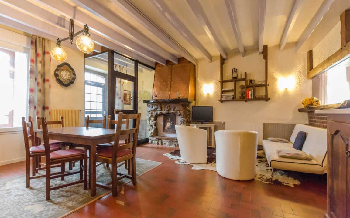 Photo of Livingroom in Saint-Hilaire-sous-Romilly