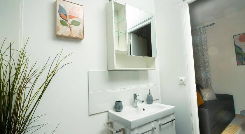 Photo of Bathroom in La Ferte-sous-Jouarre