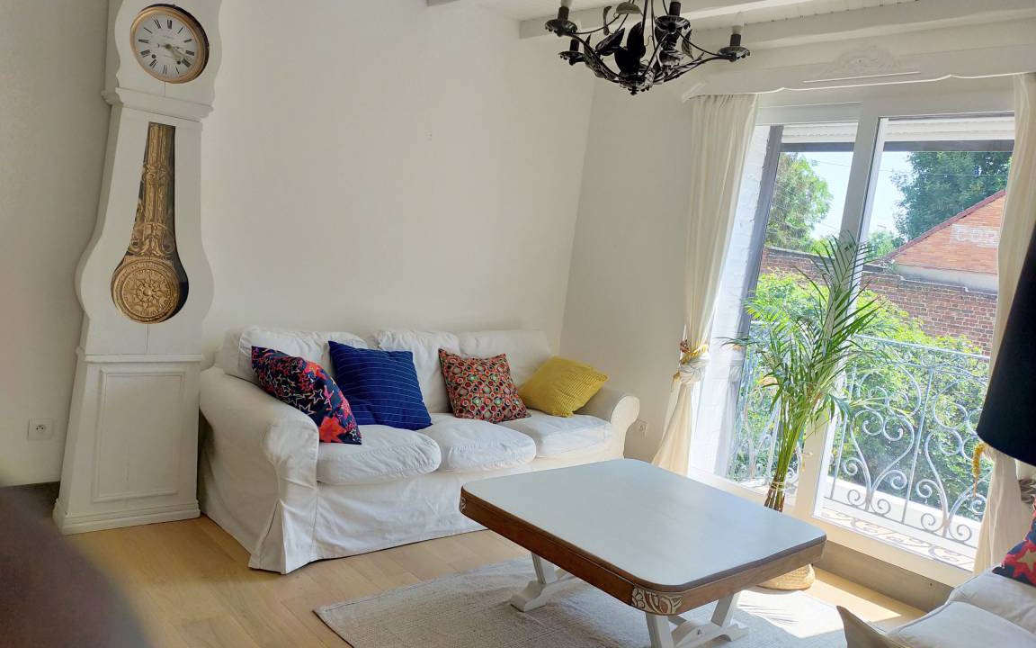 Photo of Livingroom in Lens