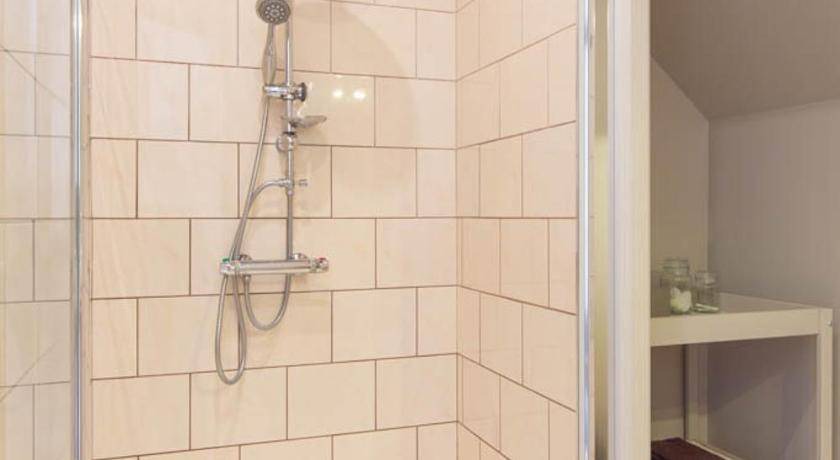 Photo of Bathroom in Nojeon-en-Vexin