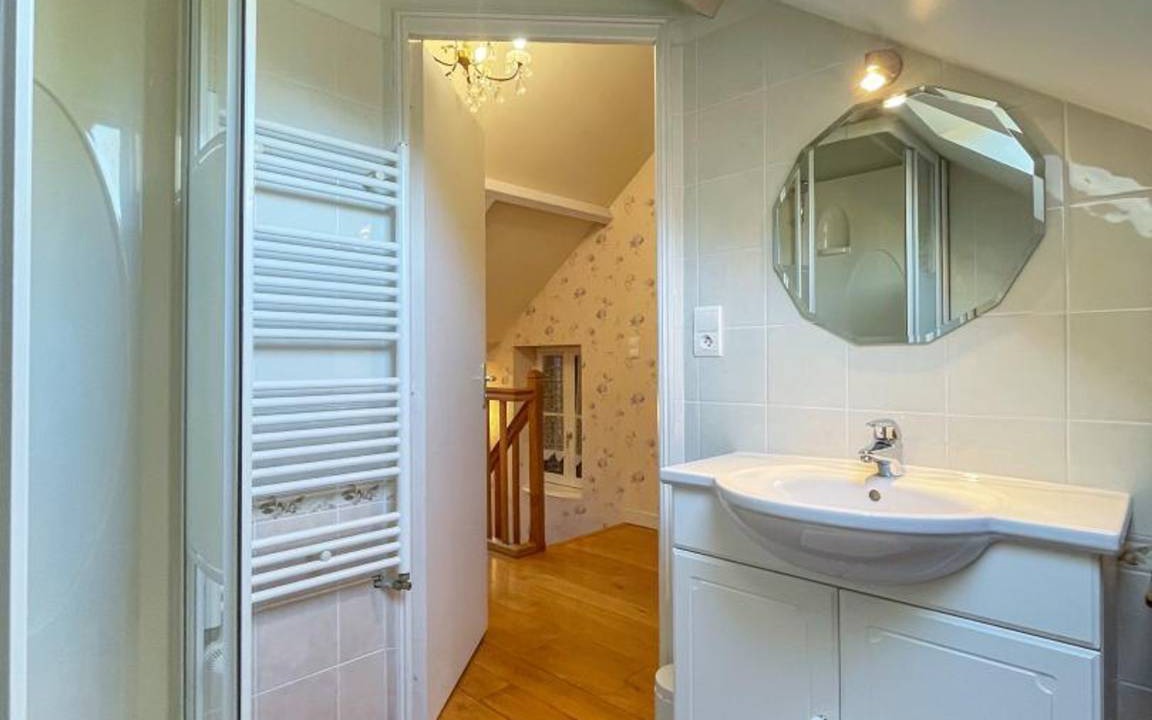 Photo of Bathroom in Les Authieux-du-Puits