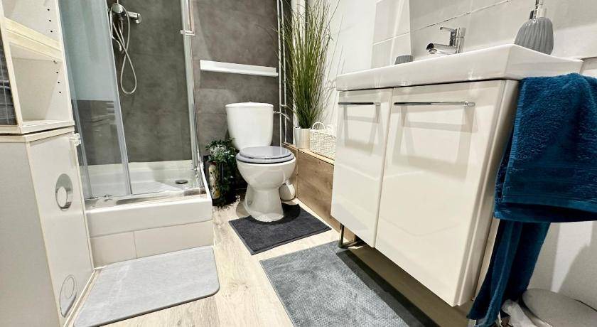 Photo of Bathroom in La Ferte-sous-Jouarre