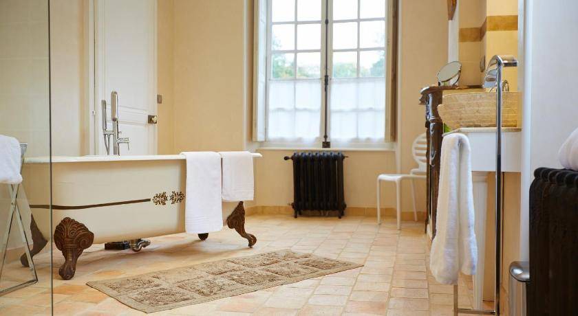 Photo of Bathroom in Arry