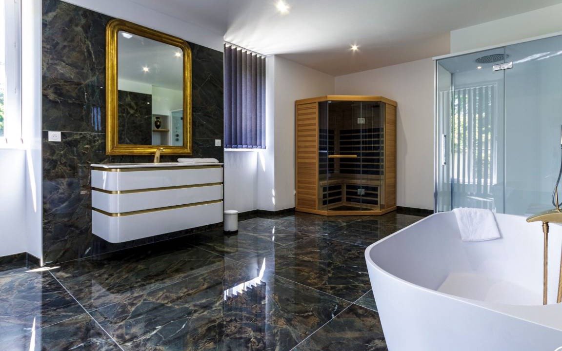 Photo of Bathroom in Pougues-les-Eaux