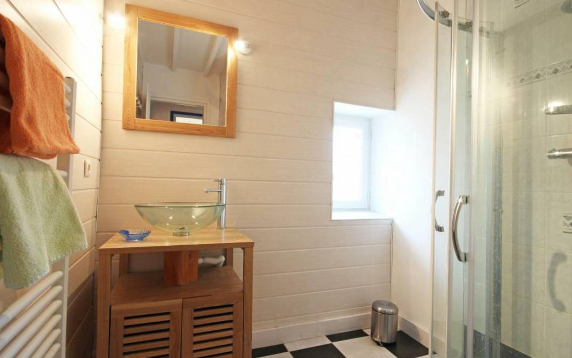 Photo of Bathroom in Feings