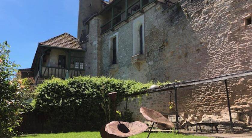 Photo of Buildings in Noyers-sur-Serein