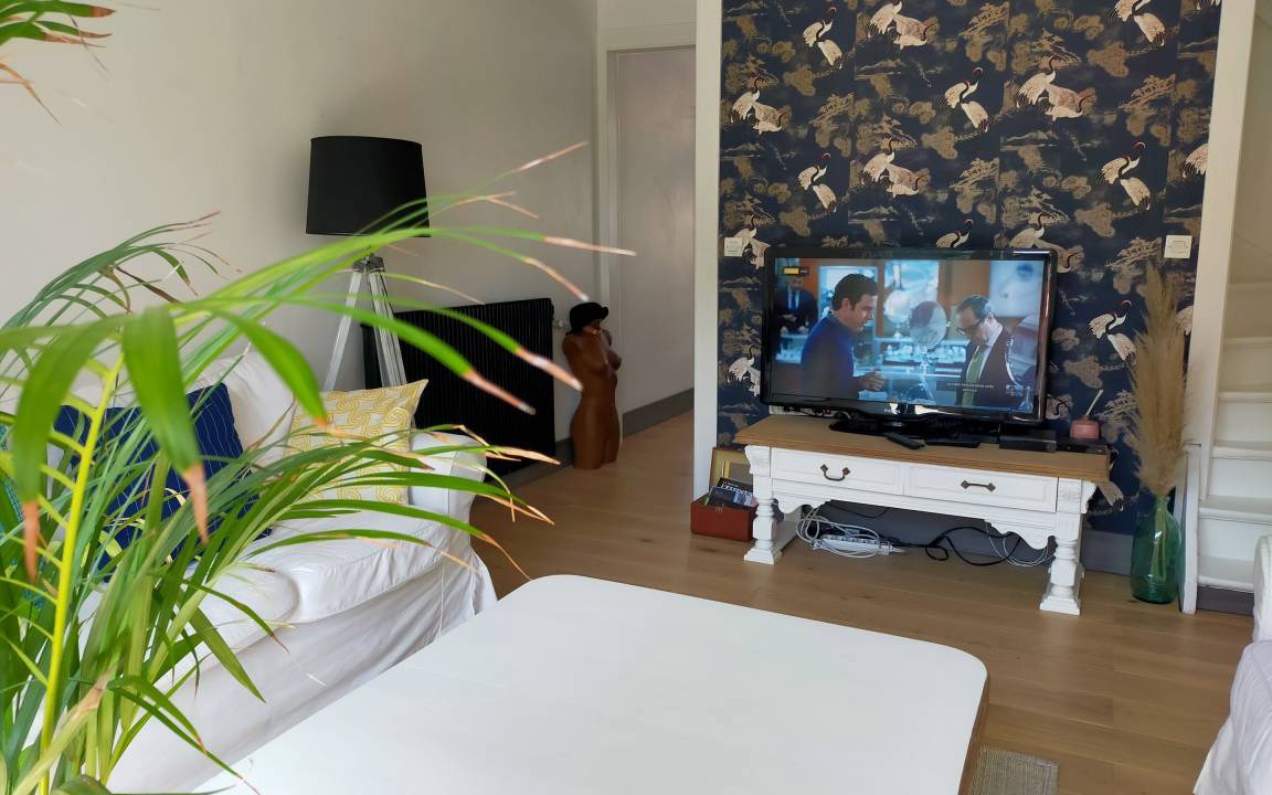 Photo of Livingroom in Lens