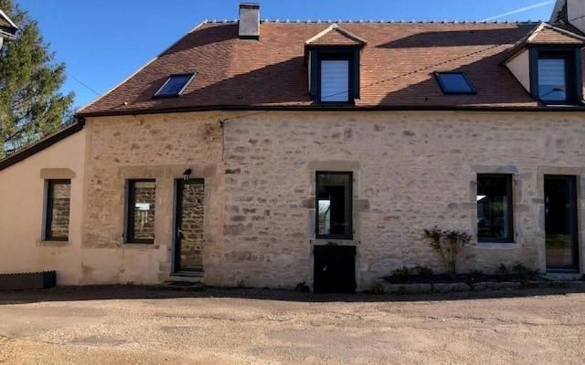 Photo of Others in Avallon