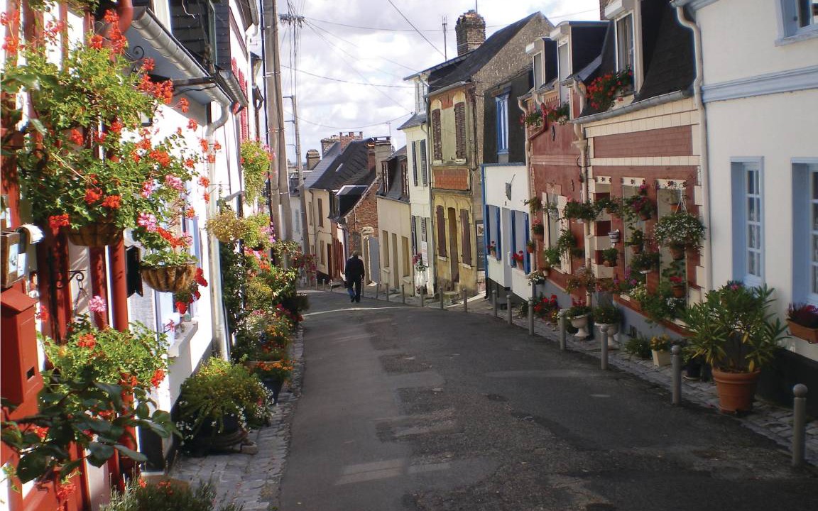 Photo of Others in Marconne