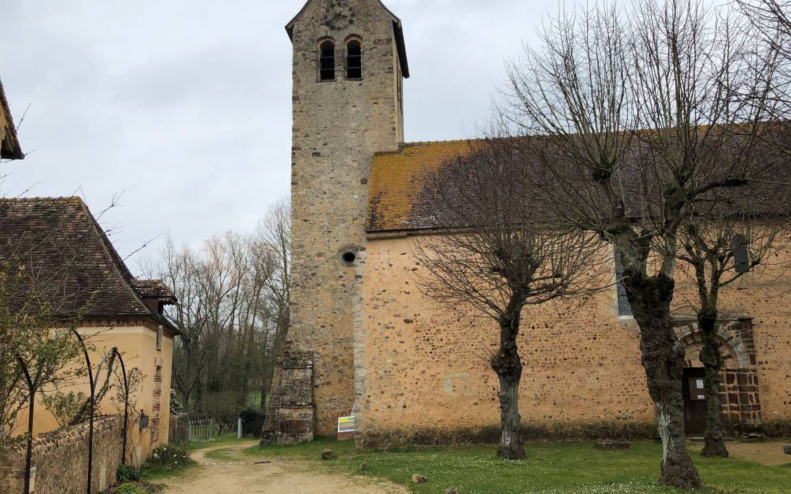 Photo of Buildings in Asnieres sur Vegre