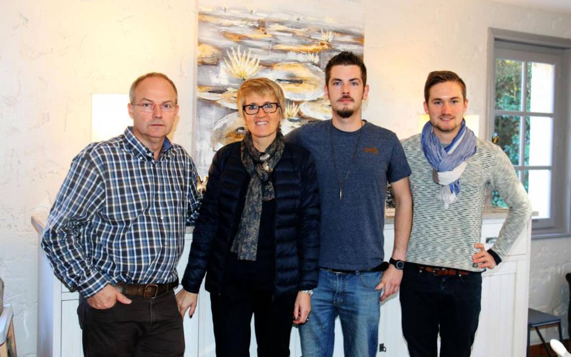 Photo of Others in Estaires