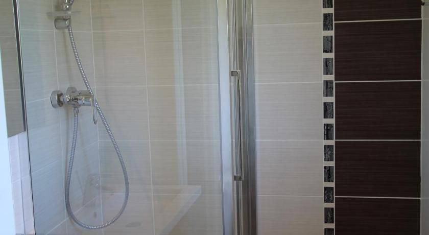 Photo of Bathroom in Escalles