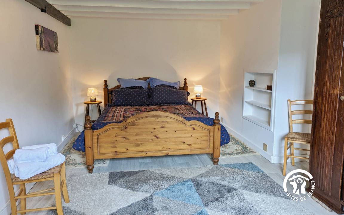 Photo of Bedroom in Gennes-sur-Glaize