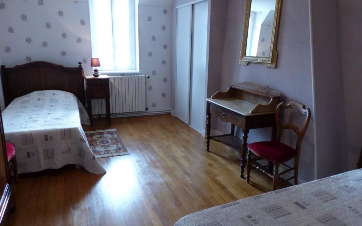 Photo of Bedroom in Saint-Pourcain-sur-Sioule