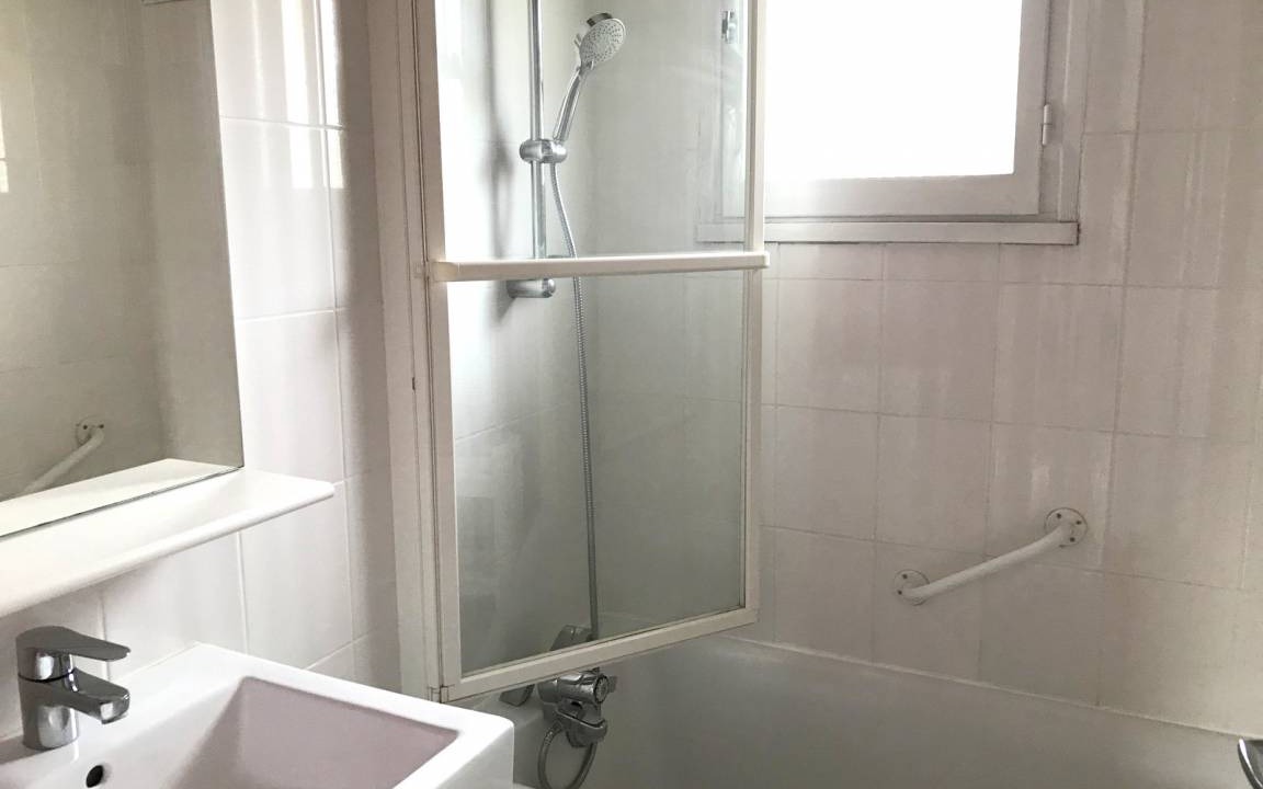 Photo of Bathroom in Dieppe