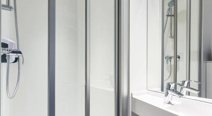 Photo of Bathroom in Mons-en-Baroeul