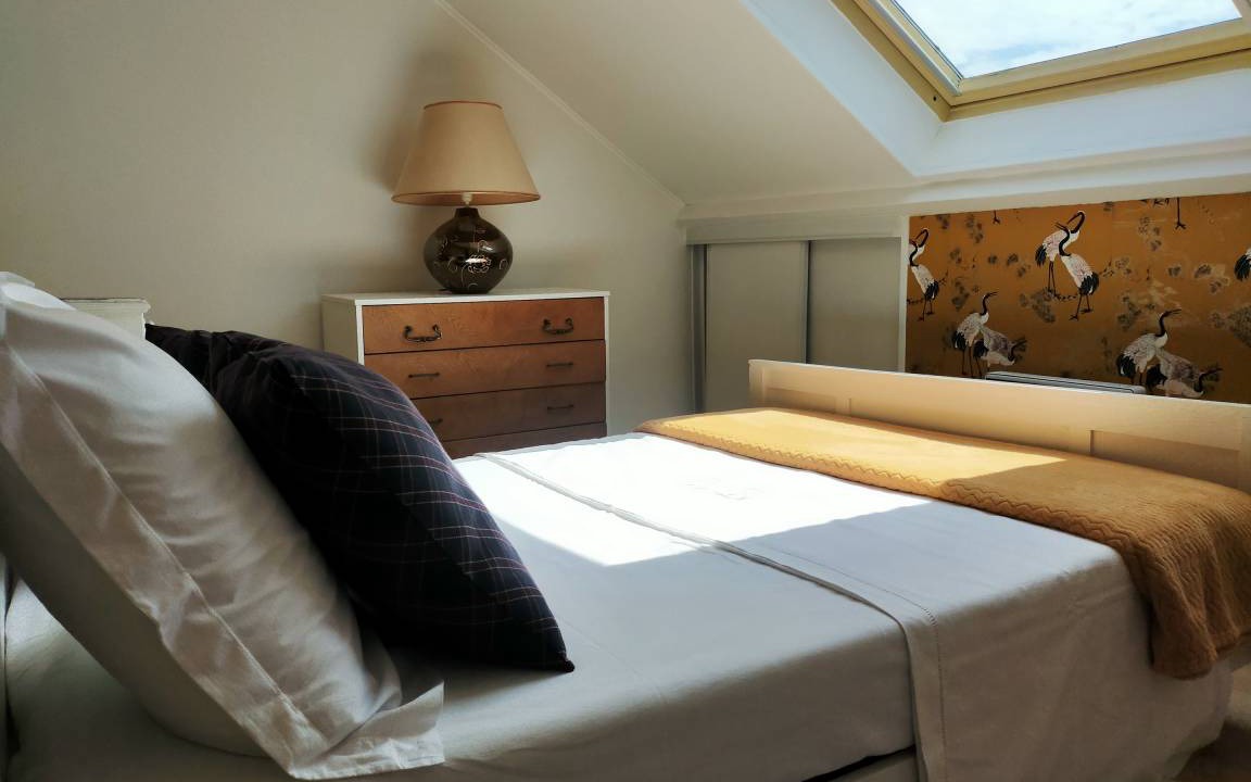 Photo of Bedroom in Lens