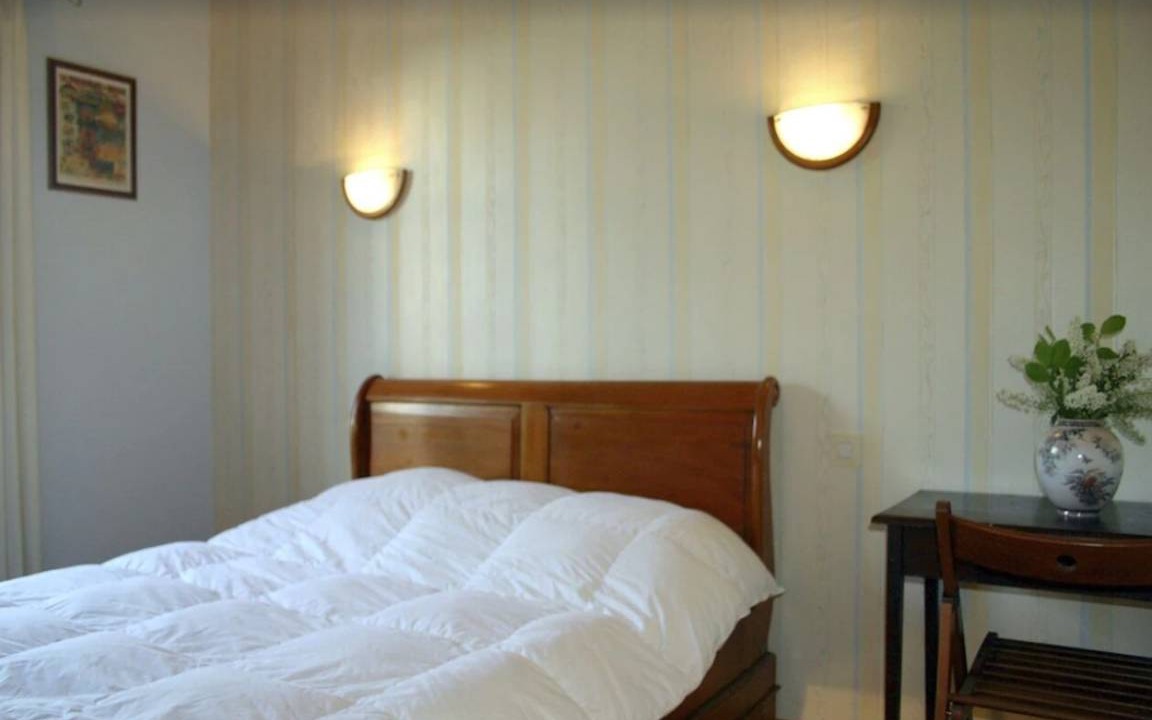 Photo of Bedroom in Saint-Josse