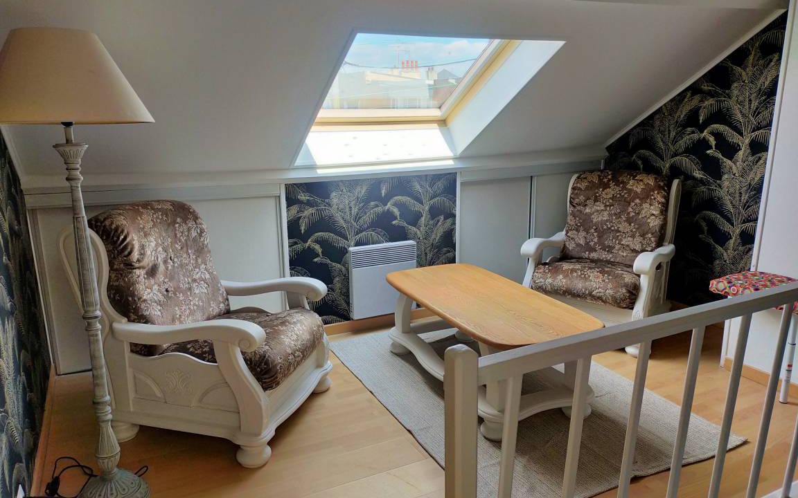 Photo of Livingroom in Lens