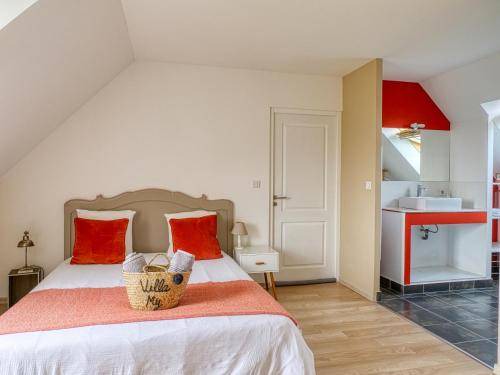 Photo of Bedroom in Saint-Saturnin