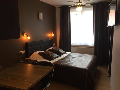 Photo of Bedroom in Lens