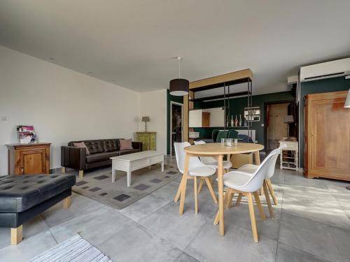 Photo of Livingroom in Courcelles-Sapicourt