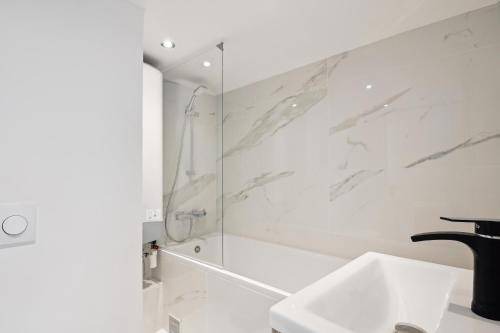 Photo of Bathroom in Arpajon