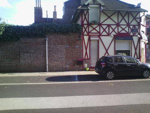 Photo of Others in Faubourg de Bethune