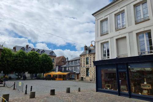 Photo of Others in Enclos