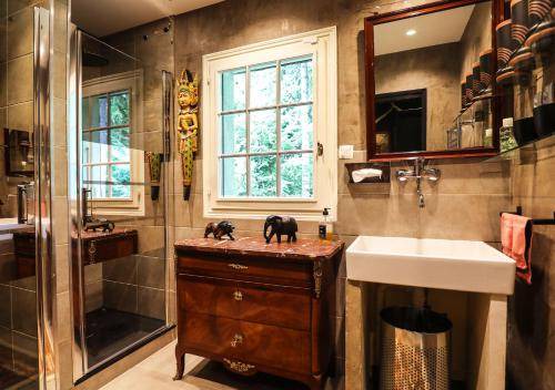 Photo of Bathroom in Lamorlaye