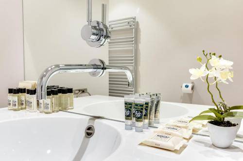 Photo of Bathroom in Quartier du Petit-Montrouge