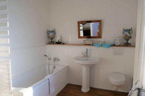 Photo of Bathroom in Julienas