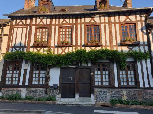 Photo of Buildings in Lyons-la-Foret