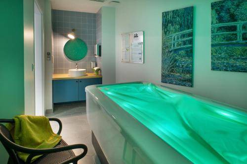 Photo of Bathroom in Poissy